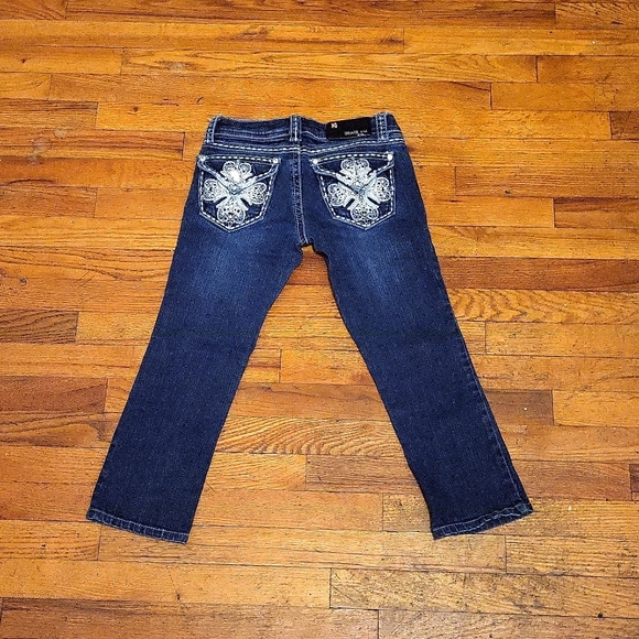 Jean Capri - Picture 2 of 3